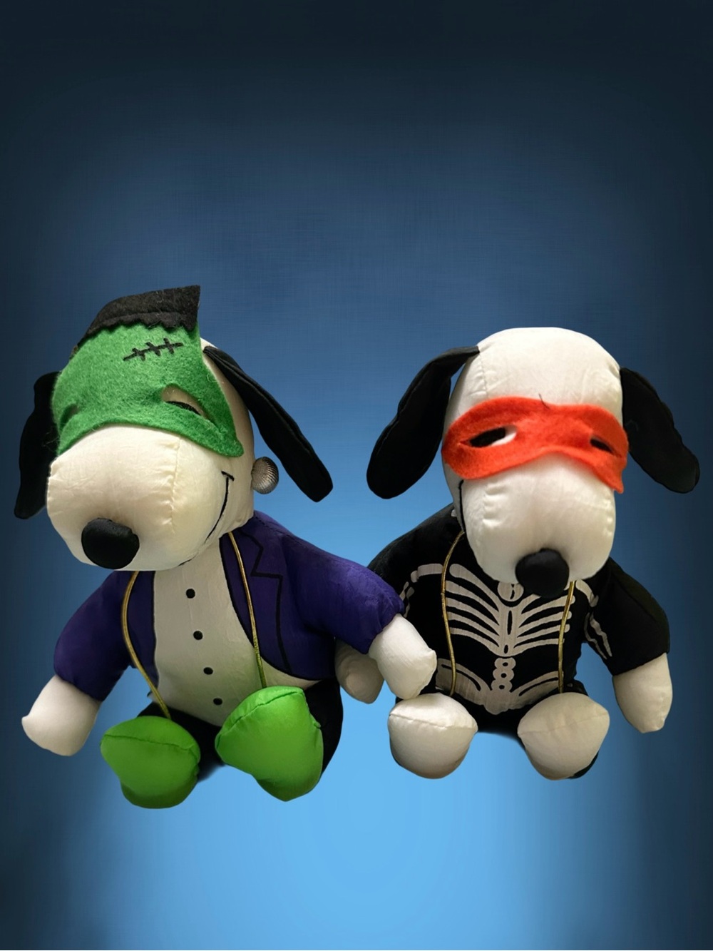 Peanuts Plush Snoopy Duo in Green & Orange Halloween Costumes - Peanuts